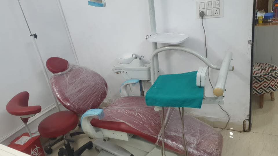 Used Dental Chair – Red (functional)